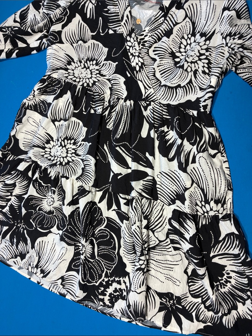 Rachel Zoe Black and White Floral Flowy Midi Dress- NWT- Size M - Picture 7 of 17